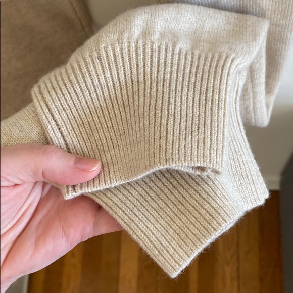 Like new Theory Wool and Cashmere Lounge Beige Knit pant - Picture 6 of 9